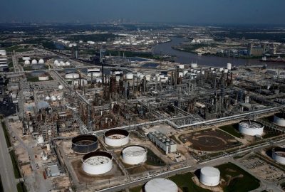 Lyondell to Begin Closure of Houston Refinery This Weekend, Sources Say