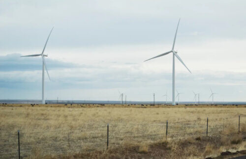 Bowell Springs wind farm in Wyoming now online