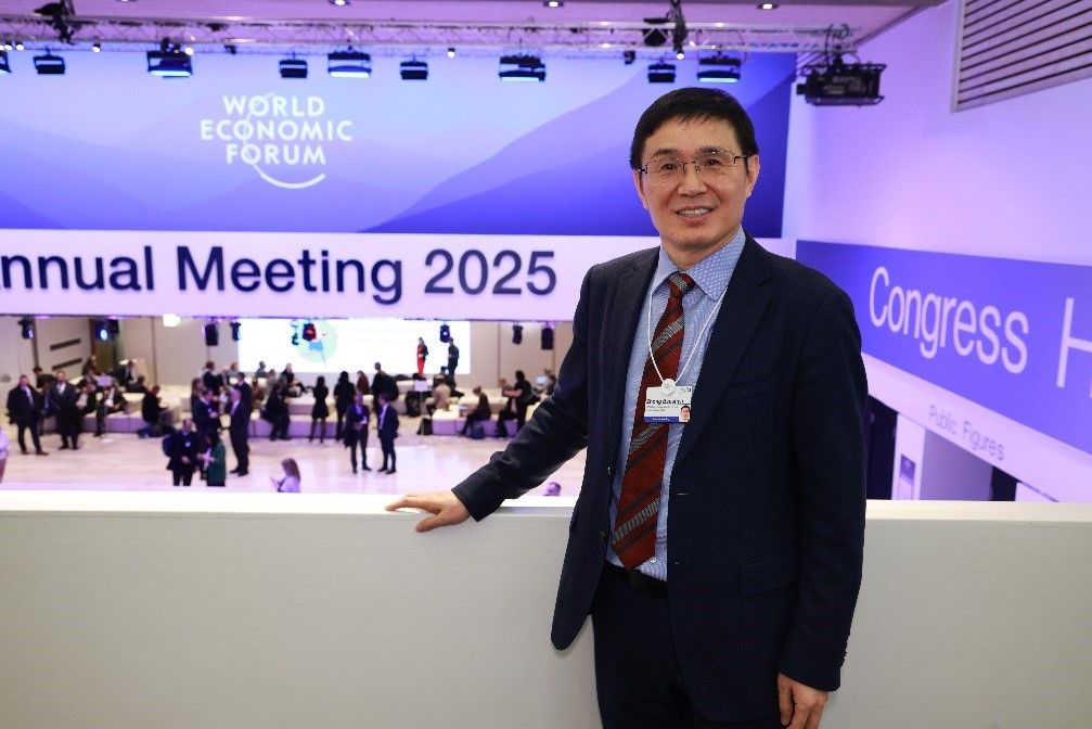 LONGi Chairman Advocates for Global Cooperation and Energy Equity at WEF Davos 2025