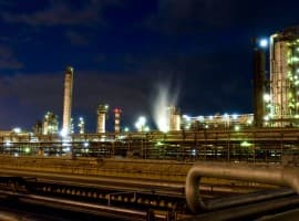 US Crude Oil Inventories See Sharp Drawdown, Bolstering Market Confidence