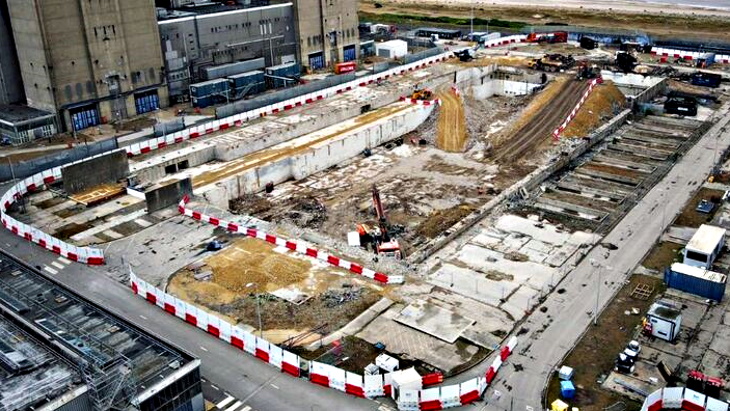 Turbine hall demolished at Sizewell A