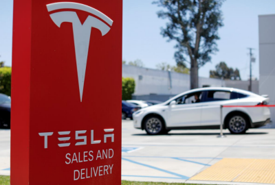 Tesla Hit With Pair of Downgrades Amid Fallout From Trump Feud