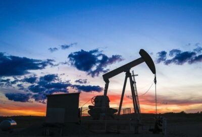 Oil Prices Steady as Mixed US Economic News Offsets New EU Sanctions on Russia