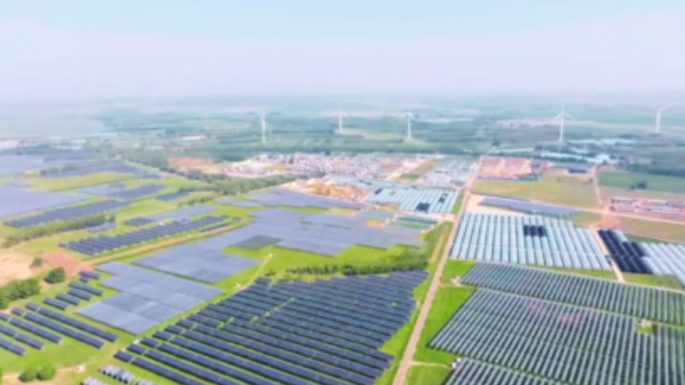 Huasun Wins Bid to Supply 720-740 W HJT Solar Modules for China’s National Hybrid RE Project