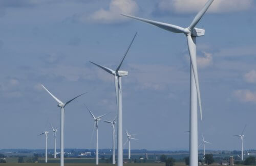 US policy uncertainty lead to 50% decrease in wind turbine orders compared to last year