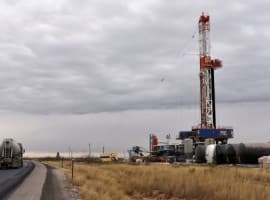 U.S. Oil Output Beats Weekly Estimates in June