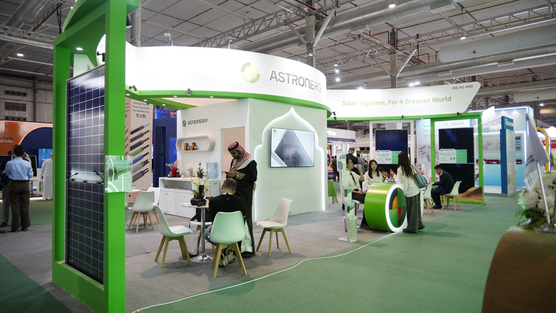 Astronergy Strengthens Regional Presence with Innovation and Partnerships at Solar & Storage KSA 2025  