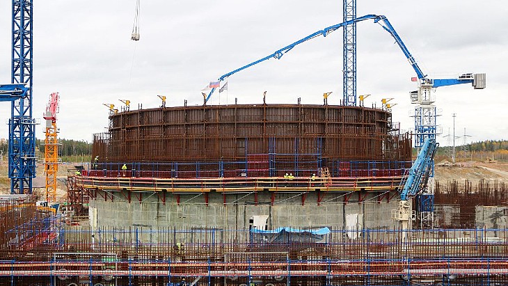 Outer containment work under way for Leningrad’s seventh unit