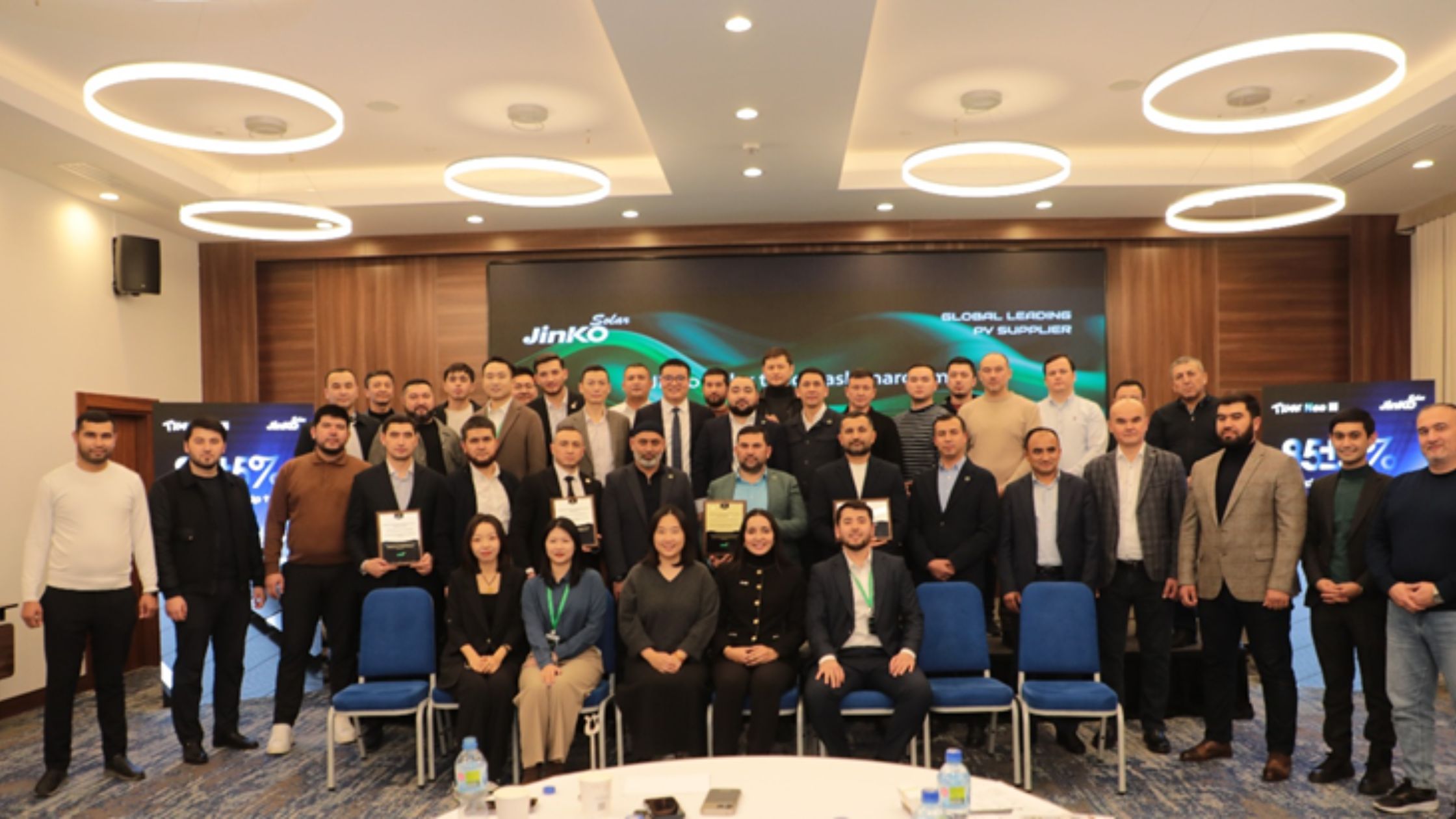 Jinko Solar Showcases Tiger Neo 3.0 at Year-End Event in Tashkent, Celebrating Growth and Strengthened Partnerships