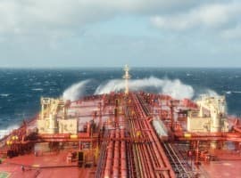 Moscow Reroutes Oil to China on Largest Vessels After India Slowdown