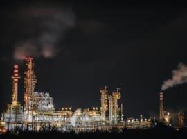 Asia’s Refining Margins Soar to 4-Year High as Hormuz Chokes Crude Supply