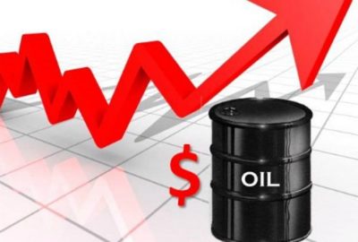Oil Heads for Record Monthly Leap as Houthi Attacks Widen Gulf Conflict