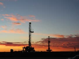 U.S. Oil Premiums Hit Record High as World Scrambles for Crude