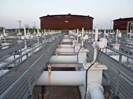 US Crude Oil Inventories Continue to Grow As Global Supply Shock Keeps Prices Up