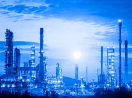 China’s Teapot Refiners Rush to Secure Iranian Crude as Oil Prices Slide