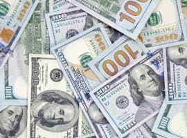 India’s Central Bank Tells Oil Refiners To Stop Buying Dollars On Spot Market