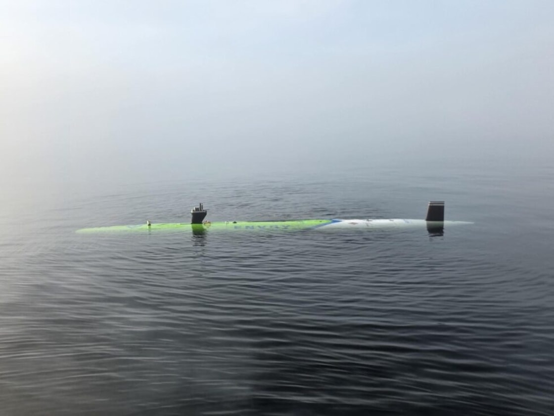 Unmanned hydrogen fuel cell-powered submarine travels 2,000km underwater