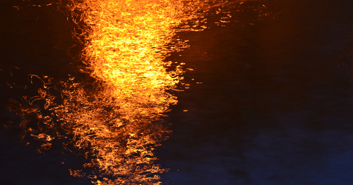 Iran Threatens Gulf Ports as Trump Vows Hormuz Blockade