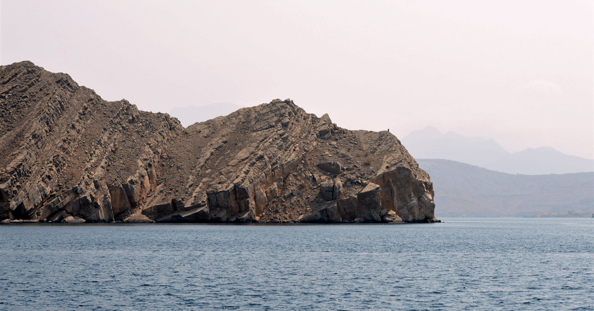 Tanker with Russian Flag Transits Hormuz