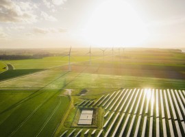 Hormuz Shutdown Sends Capital Flooding Back Into Renewables