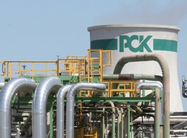 Germany Considers Extending Oil Reserve Relief Despite Falling Prices