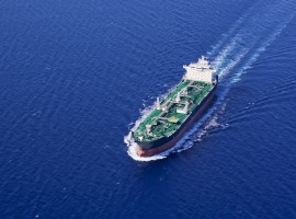 VLCC Earnings Near $470,000 a Day as Hormuz Hopes Drive Tanker Frenzy
