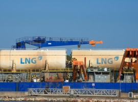 Pakistan LNG Seeks Emergency Cargo After Weekend Hormuz Flare-Up
