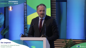 EU proposes ban on sale of LNG tankers to Russia under new sanctions