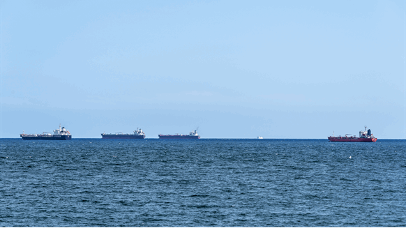 Qatar Adds Momentum to Mideast Oil Trade Rebound