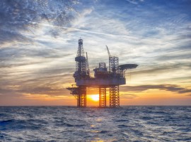 US Crude Oil, Gasoline Inventories Still Falling