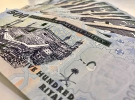 War Sends Saudi Oil Output Down and Revenue Up