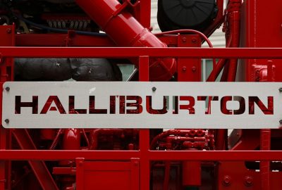 Halliburton Tumbles on Tepid Revenue Forecast, Middle East Recovery Warning