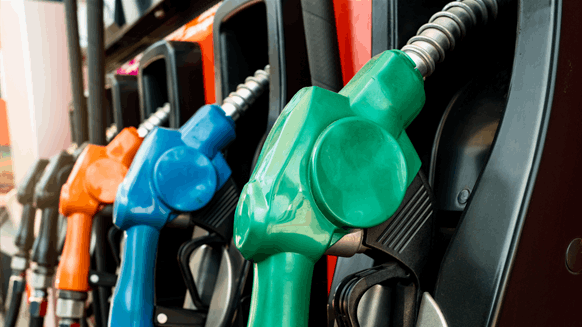 Trump Tells Gasoline Retailers to Cut Prices Immediately
