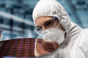 High-purity CO2 shortage raises alarm for South Korean chipmakers