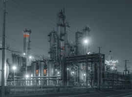 Ukraine Strikes Lukoil’s Volgograd Refinery as Drone Attacks Resume