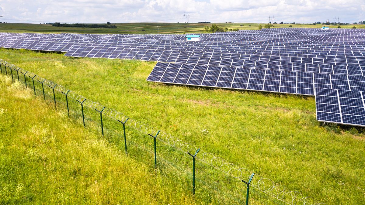 European Heatwaves Push Electricity Demand Up 28%; Solar Output Climbs 17% in France and Hungary, Ember Finds