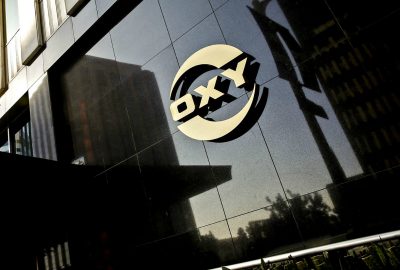 Occidental Sees Flat Spending, Output in 2027, Keeps Focus on Debt Reduction