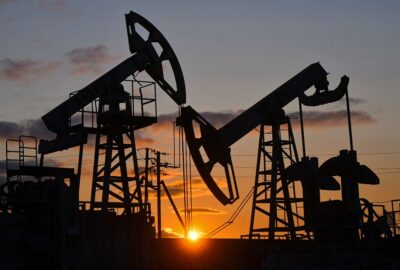 Oil Gains Over 2% as Talks to End US-Iran War Remain Uncertain