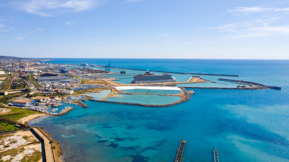 Axpo and Vitol launch LNG bunkering at Italy cruise port
