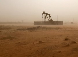 U.S. Oil Inventories Jump as Cushing Stocks Keep Falling