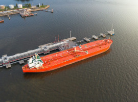VLCC Rates Hit Record $1.27 Million a Day