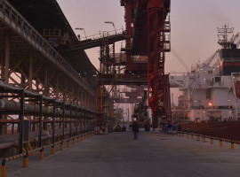 US Distillate Stocks Continue to Fall As Crude Inventories Build