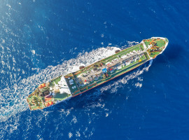 JP Morgan, Goldman Diverge on Hormuz Oil Flow Estimates