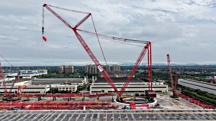 China’s giant crane for nuclear power plant construction