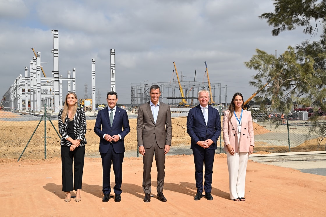 Moeve breaks ground on 300MW green hydrogen plant