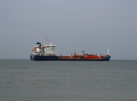 Oil Prices Fall as Reports Say Hormuz Crude Flows Top Pre-War Levels