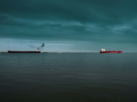 Brent Holds Above $100 as Hormuz Tanker Traffic Hits Two-Month Low
