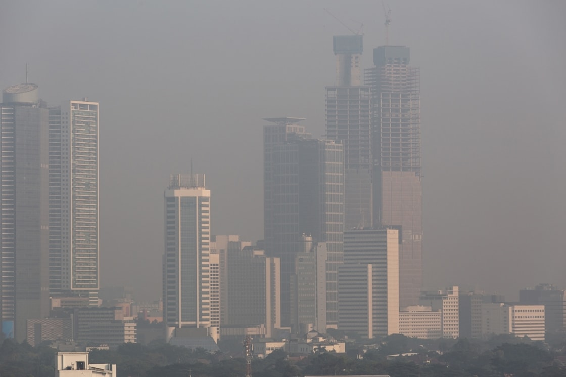 Indonesia turns to dry ice as wildfire haze drives oxygen tank demand